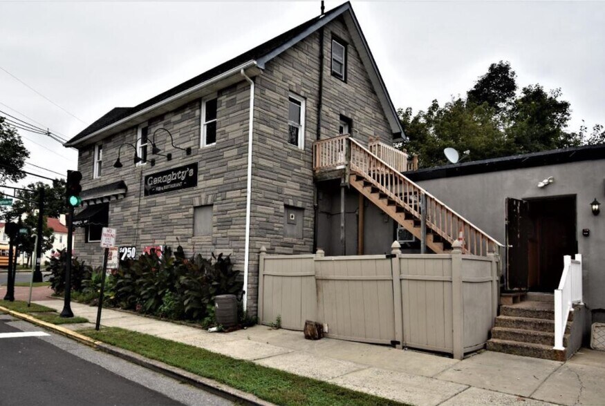 148 W Broad St, Burlington, NJ à louer - Photo de l’immeuble – Image 2 sur 12
