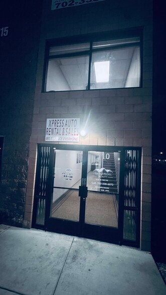 6015 S Rainbow Blvd, Las Vegas, NV à vendre - Photo de l’immeuble – Image 2 sur 17