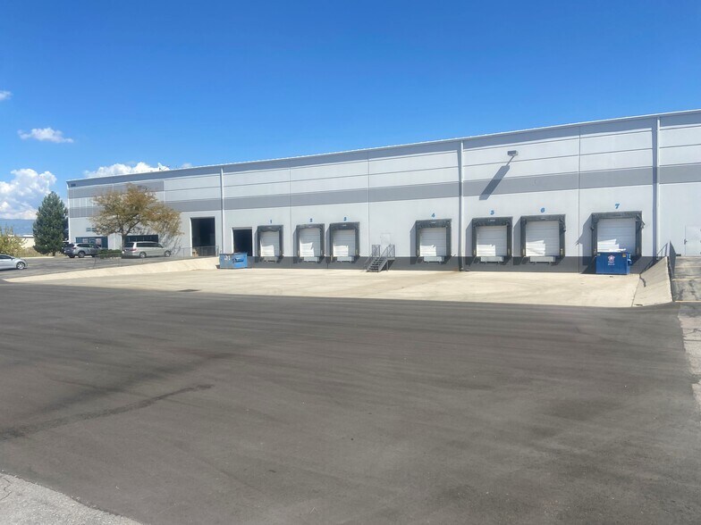 3295 W California Ave, Salt Lake City, UT à louer - Photo de l’immeuble – Image 2 sur 3