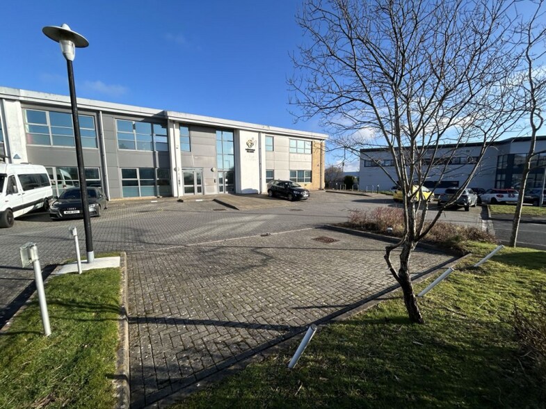 12 William Prance Rd, Plymouth à louer - Photo de l’immeuble – Image 2 sur 3