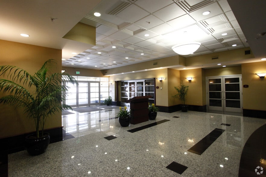 501 Fairmount Ave, Towson, MD à louer - Hall d’entrée – Image 3 sur 5