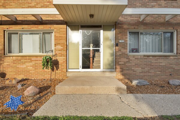 1222 N 116th St, Wauwatosa, WI à vendre - Photo de l’immeuble – Image 2 sur 8