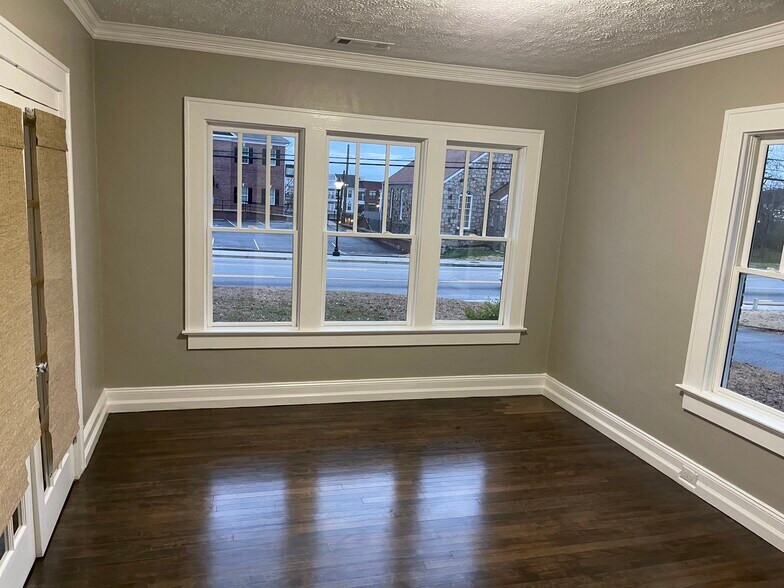 490 S Perry St, Lawrenceville, GA à louer - Photo de l’immeuble – Image 3 sur 20