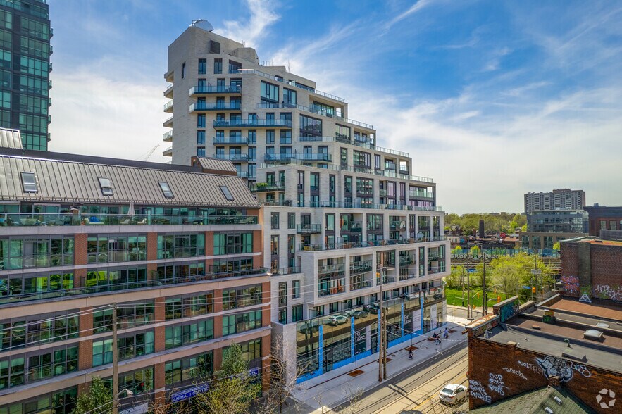 1181 Queen St W, Toronto, ON à louer - Photo de l’immeuble – Image 3 sur 4