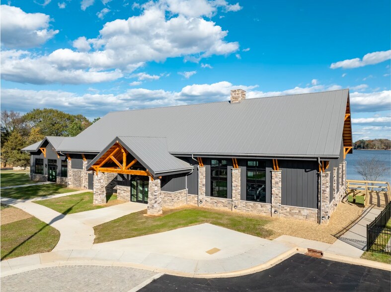 11728 Mountain Island Brook Ln, Charlotte, NC à louer - Photo de l’immeuble – Image 2 sur 9