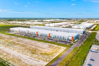 Plus de détails pour 16815 Oriole Rd, Fort Myers, FL - Industriel/Logistique à louer
