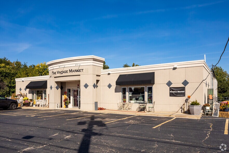 209-223 S Lincolnway, North Aurora, IL à vendre - Photo de l’immeuble – Image 2 sur 9