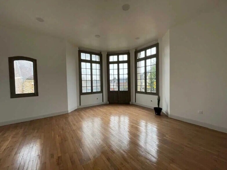 Bureau dans Soissons à louer - Photo de l’immeuble – Image 3 sur 4