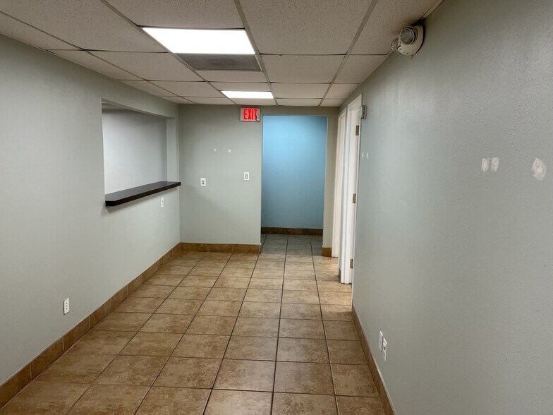 3140 34th St N, Saint Petersburg, FL à vendre - Photo intérieure – Image 3 sur 3