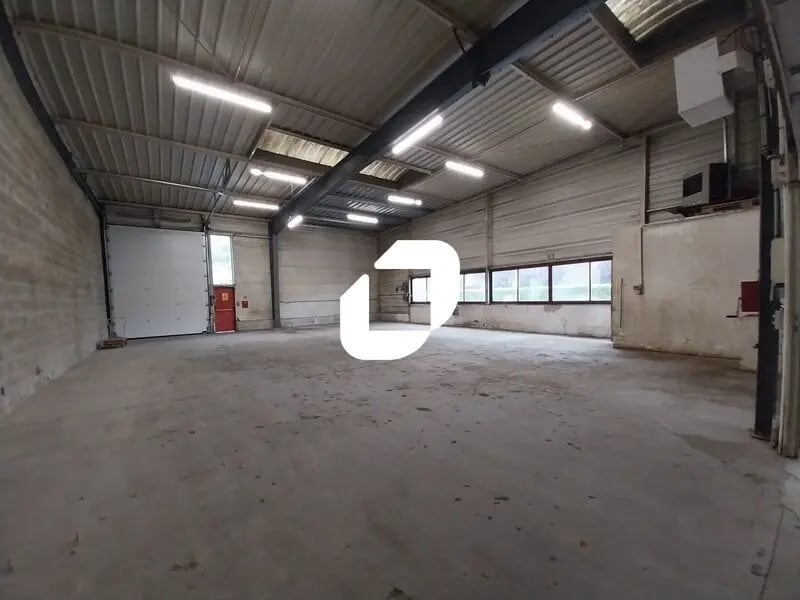 Bureau dans Magny-les-Hameaux à louer Photo intérieure– Image 1 sur 23