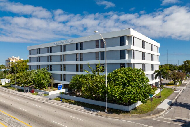 Plus de détails pour 111 NW 183rd St, Miami, FL - Bureau, Bureau/Médical à louer