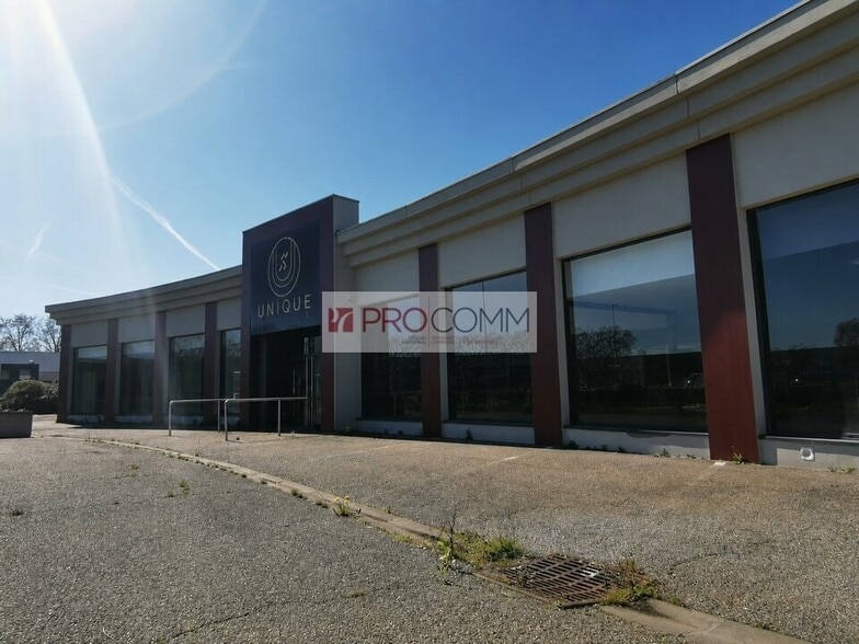 Local commercial dans Jouy-aux-Arches à louer - Photo de l’immeuble – Image 1 sur 4