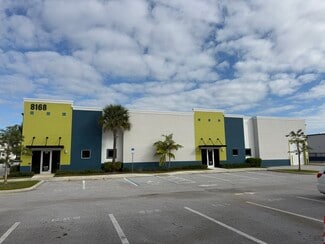 Plus de détails pour 8172 SW Jack James Dr, Stuart, FL - Industriel/Logistique à louer
