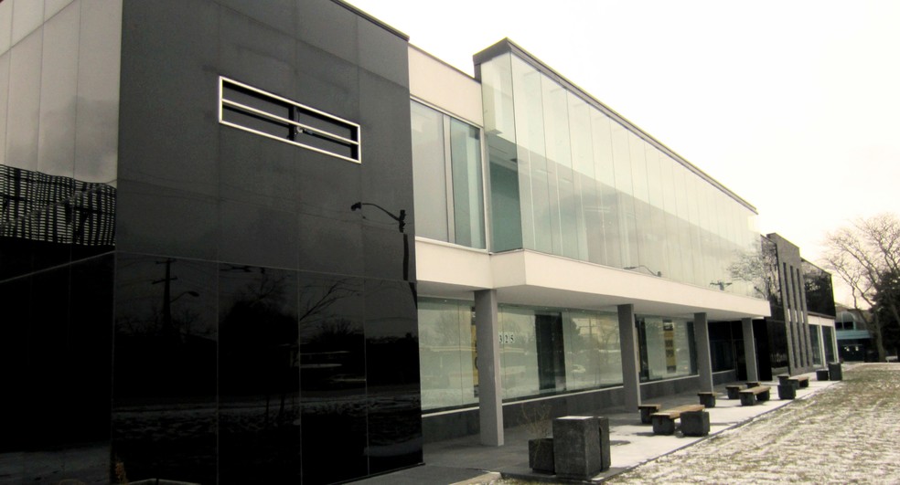 1325 Lawrence Ave E, Toronto, ON à louer - Photo de l’immeuble – Image 1 sur 10