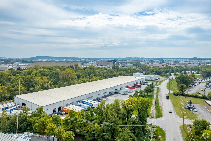 1602-1634 J P Hennessy Dr, La Vergne, TN à louer - Aérien – Image 2 sur 5