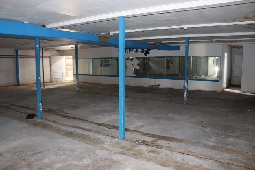 701 N Closner Blvd, Edinburg, TX à louer - Photo de l’immeuble – Image 3 sur 7
