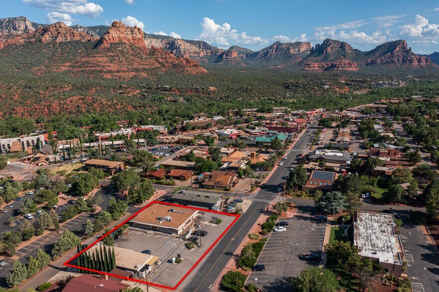 450 Jordan Rd, Sedona, AZ à louer - Photo de l’immeuble – Image 2 sur 15