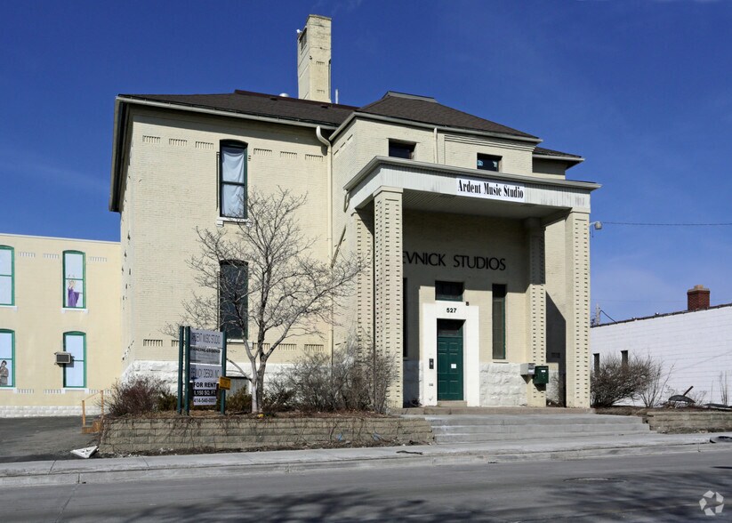 527 N 27th St, Milwaukee, WI à vendre - Photo de l’immeuble – Image 3 sur 3