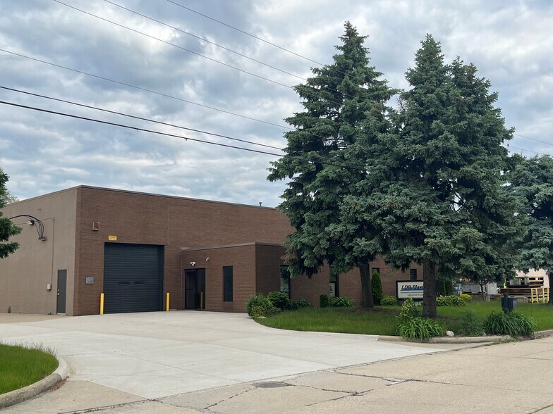 50845 Rizzo Dr, Shelby Township, MI à louer - Photo de l’immeuble – Image 1 sur 6