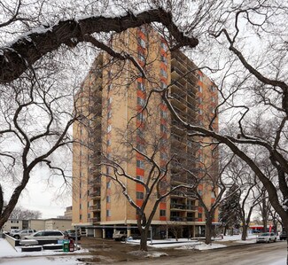 Plus de détails pour 10350 122nd St NW, Edmonton, AB - Local commercial à louer