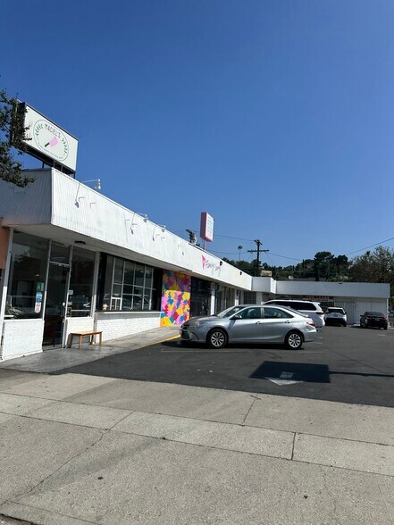 5933-5939 York Blvd, Los Angeles, CA à louer - Photo de l’immeuble – Image 3 sur 6