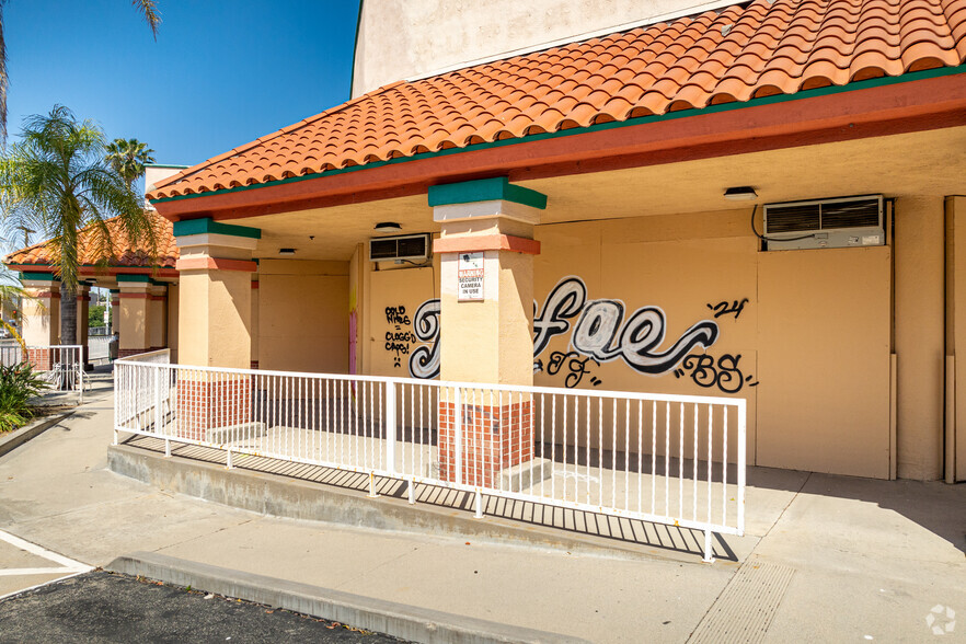 21555-21627 Roscoe Blvd, Canoga Park, CA à louer - Photo de l’immeuble – Image 2 sur 4