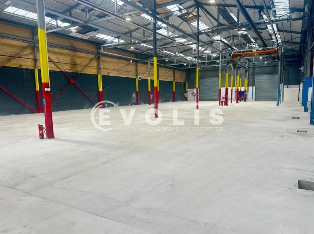 Industriel/Logistique dans Corbeil-Essonnes à louer Photo de l’immeuble– Image 1 sur 7