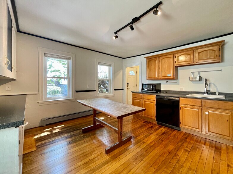 42-44 E Transit St, Providence, RI à vendre - Photo de l’immeuble – Image 2 sur 3