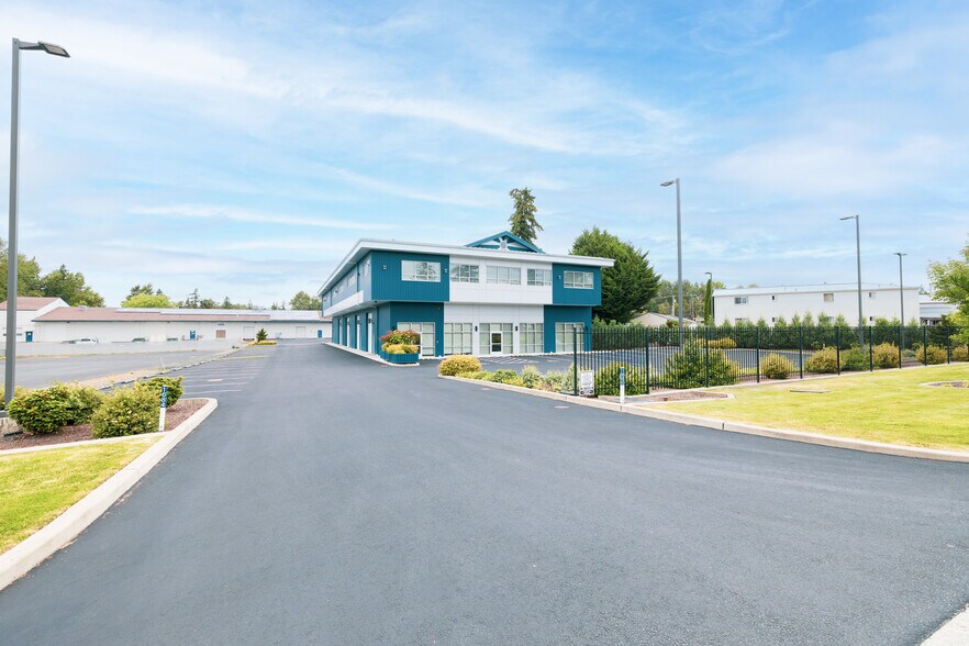 1680 W Bakerview Rd, Bellingham, WA à louer - Photo de l’immeuble – Image 3 sur 3