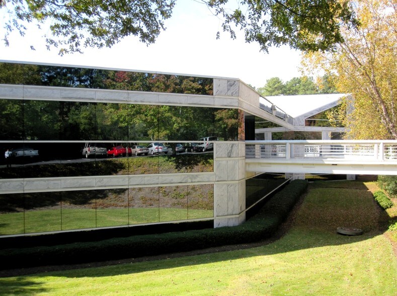 1255 Roberts Blvd, Kennesaw, GA à louer - Photo de l’immeuble – Image 2 sur 7