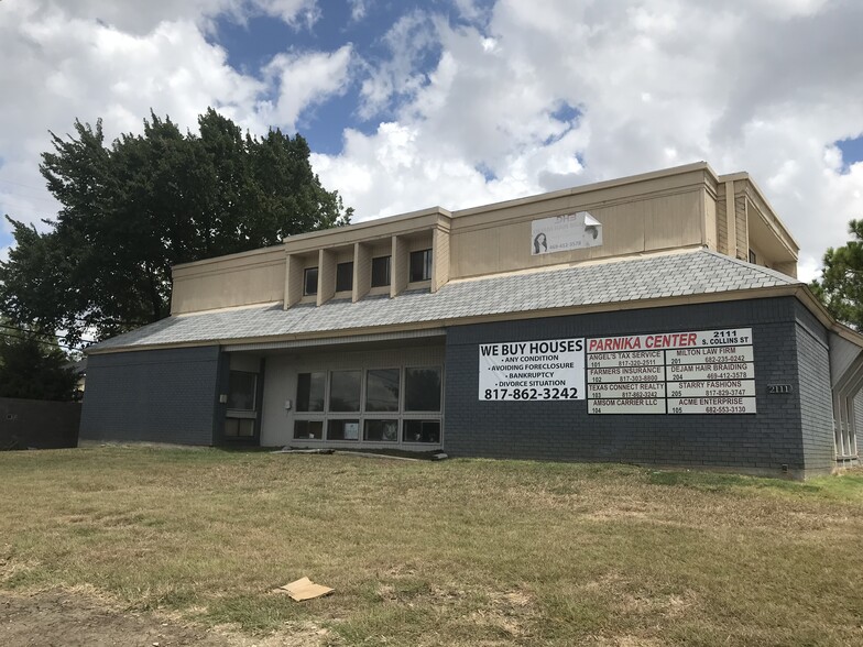 2111 S Collins St, Arlington, TX à louer - Photo de l’immeuble – Image 3 sur 5