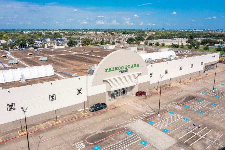 8800 W Sam Houston Pky S, Houston, TX à louer - Photo de l’immeuble – Image 2 sur 33