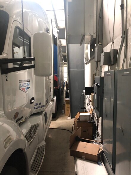 114 Venture Dr, Pataskala, OH à louer - Photo de l’immeuble – Image 2 sur 57