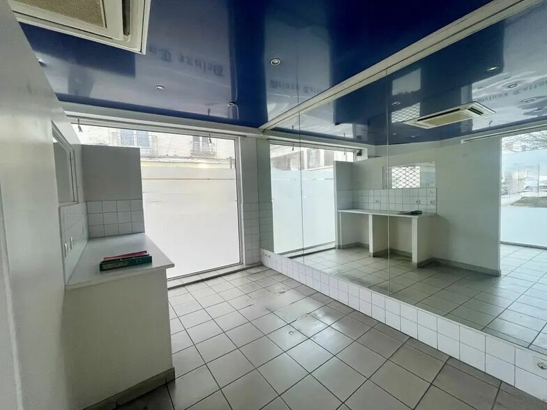 Local commercial dans Reims à louer - Photo de l’immeuble – Image 2 sur 4