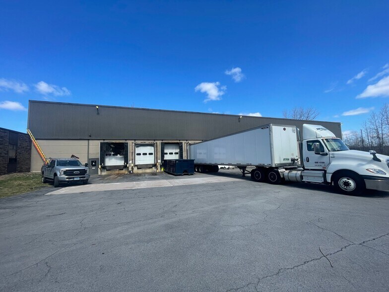 6970 Schuyler Rd, East Syracuse, NY à louer - Photo de l’immeuble – Image 3 sur 12