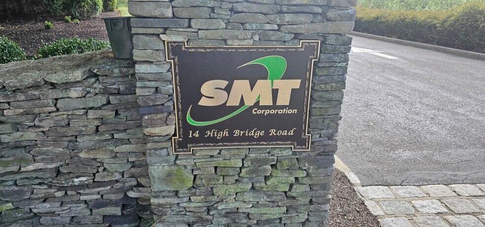 16-18 High Bridge Rd, Sandy Hook, CT à vendre - Photo de l’immeuble – Image 3 sur 5