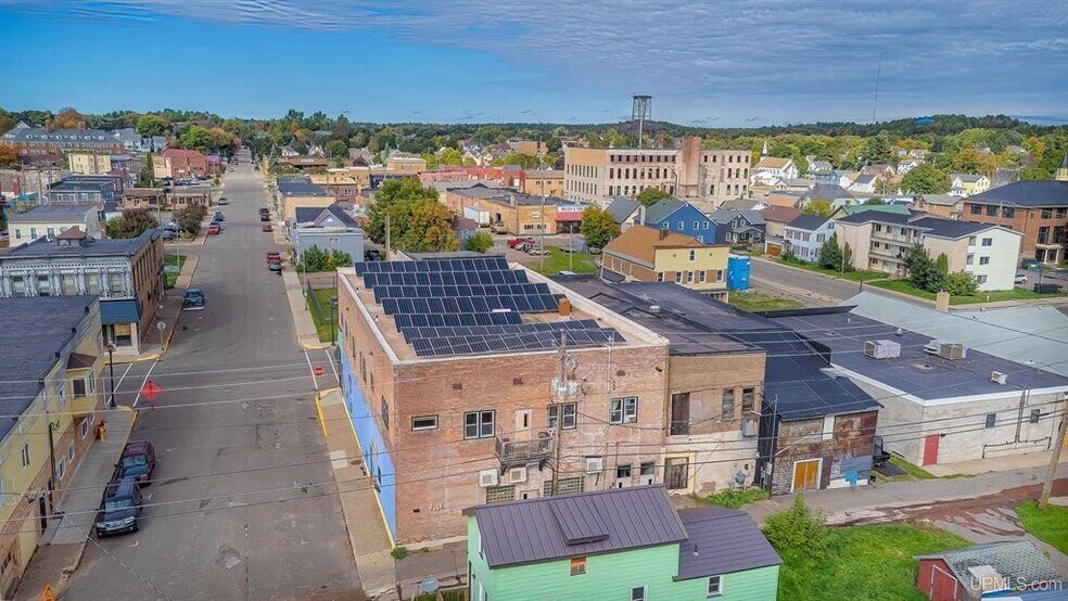 200-206 E Division St, Ishpeming, MI à vendre - Photo de l’immeuble – Image 3 sur 16