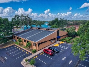75 Fox Ridge Ct, DeBary, FL à louer Photo de l’immeuble– Image 1 sur 10