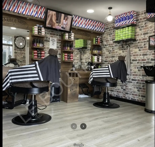 Plus de détails pour Local commercial à vendre