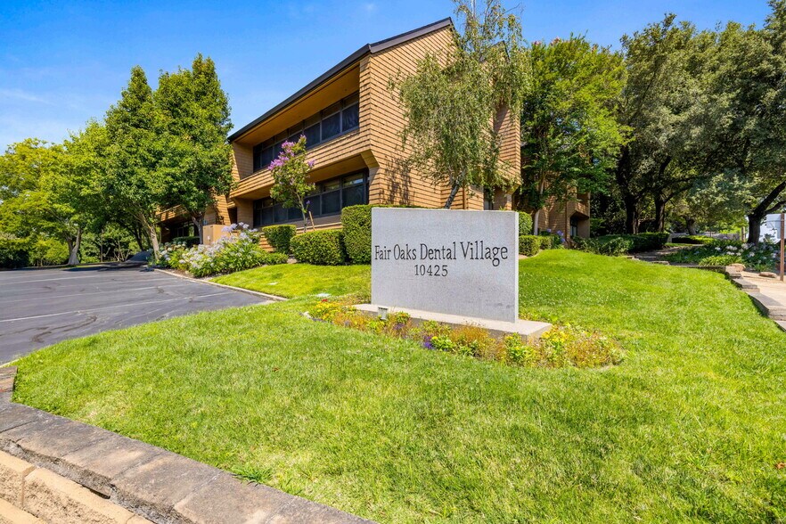 10425 Fair Oaks Blvd, Fair Oaks, CA à louer - Photo de l’immeuble – Image 1 sur 10