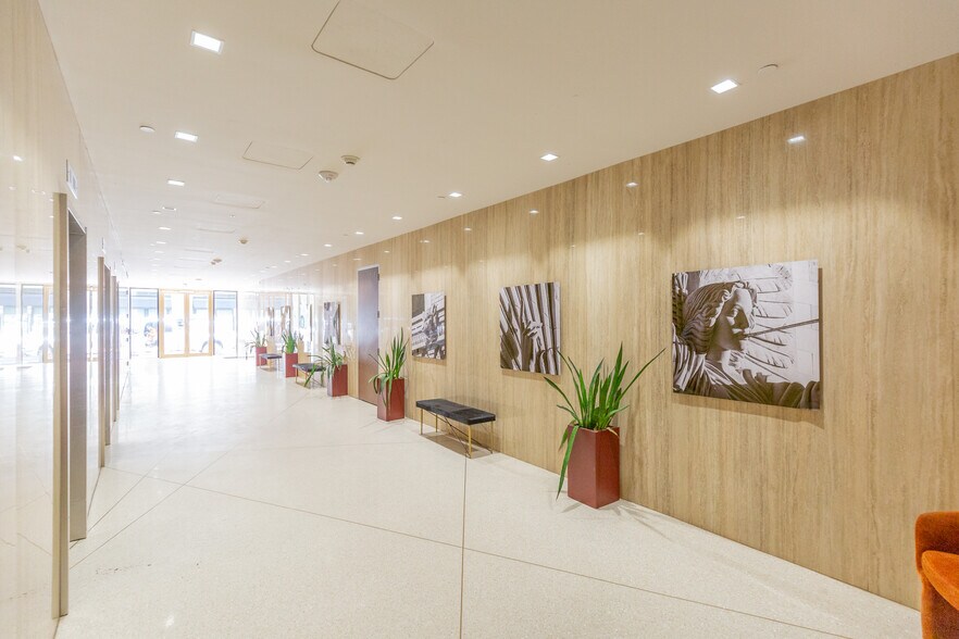 515 Houston St, Fort Worth, TX à vendre - Photo de l’immeuble – Image 2 sur 7