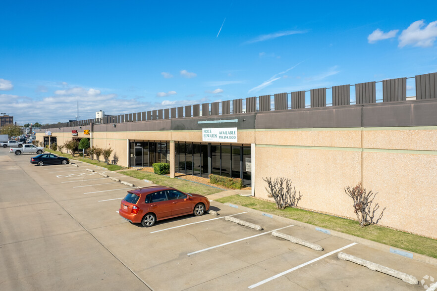 6701-6715 E 41st St, Tulsa, OK à louer - Photo de l’immeuble – Image 3 sur 6
