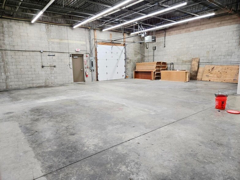 2 Townsend West, Nashua, NH à louer - Photo de l’immeuble – Image 3 sur 12