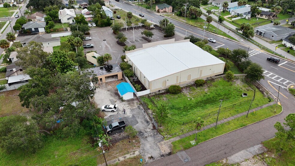 604 Palm Bluff St N, Clearwater, FL à vendre - Photo de l’immeuble – Image 2 sur 4