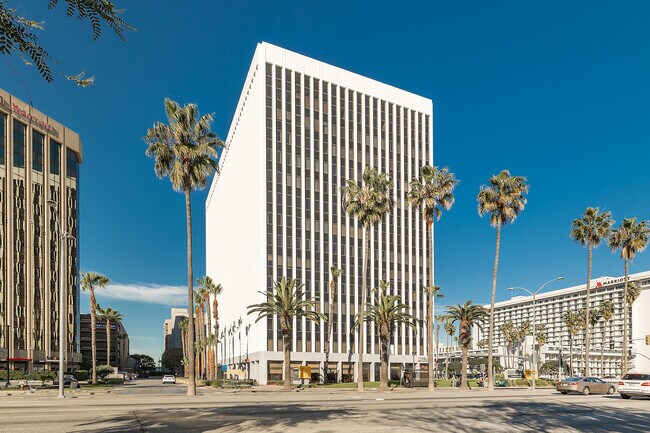 Plus de détails pour 5901 W Century Blvd, Los Angeles, CA - Bureau à louer