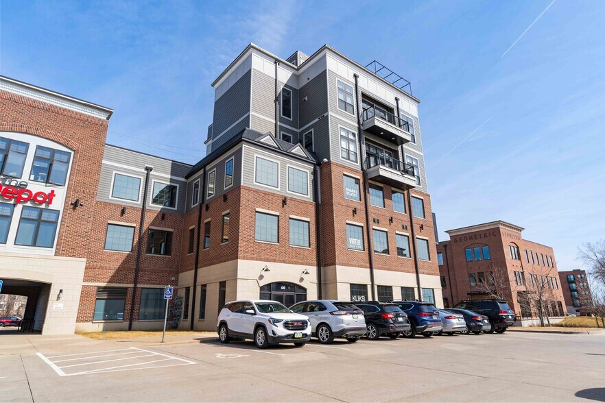 420 12th Ave SE, Cedar Rapids, IA à vendre - Photo de l’immeuble – Image 2 sur 30