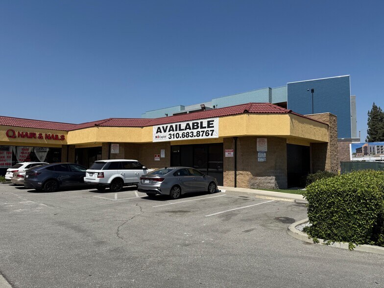 14607 Ramona Blvd, Baldwin Park, CA à louer - Photo de l’immeuble – Image 3 sur 4