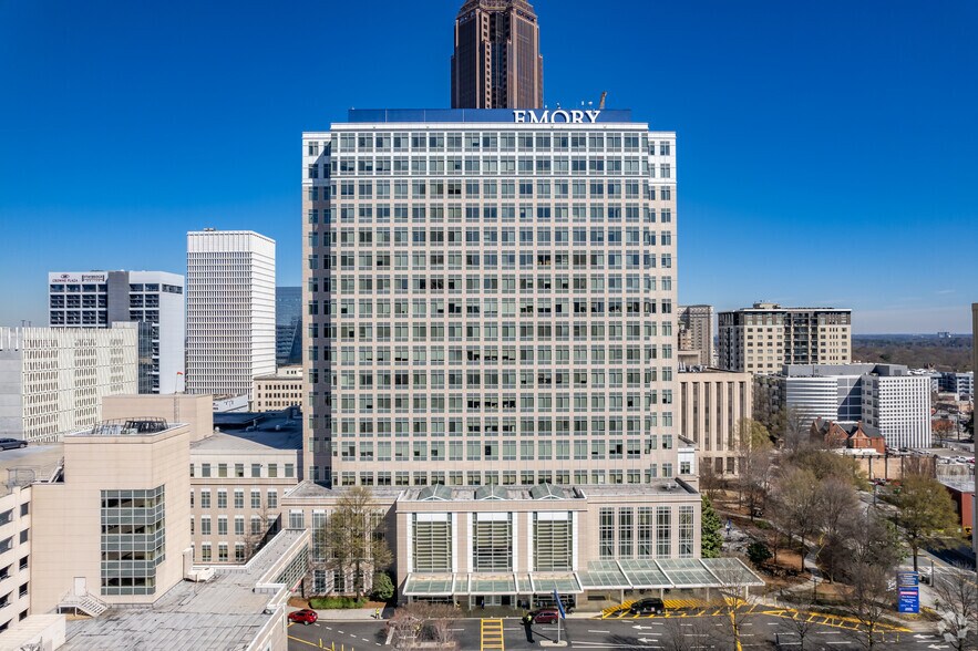 550 Peachtree St NE, Atlanta, GA à louer - Photo de l’immeuble – Image 2 sur 6