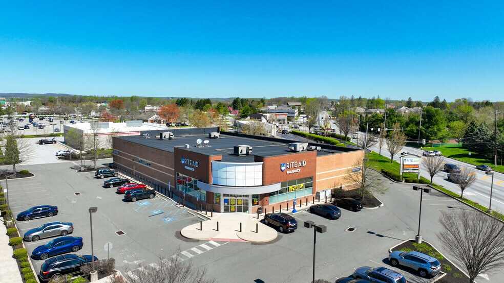 118 Eagleview Blvd, Exton, PA à louer - Photo de l’immeuble – Image 2 sur 6