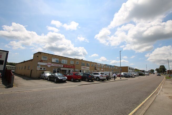 Cobham Rd, Wimborne à vendre - Photo de l’immeuble – Image 3 sur 5